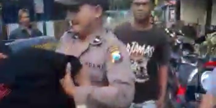 Polisi bersama TNI  Kolaborasi Berhasil Amankan Pelaku Jambret di Lumajang