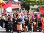 Pj. Bupati Aceh Tengah Saksikan Pawai Budaya HUT Kute Takengen Ke-446