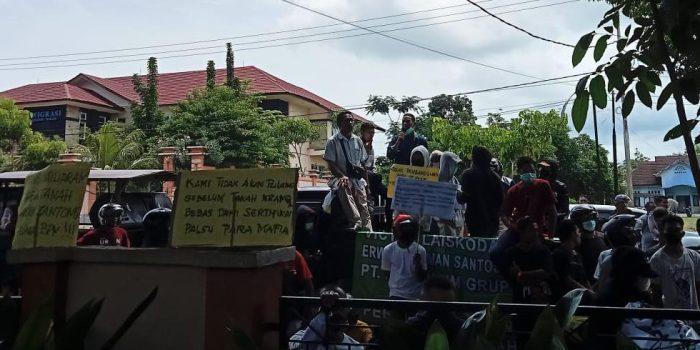 Singkirkan PT Mahanaim Group, Keluarga Suwandi Demo di Kantor BPN Mabar