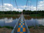 Jembatan Gantung Instagramable, Topang Ekonomi dan Pariwisata Desa Sugih Waras