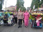 5 Personel Polres OKU Selatan Ikuti Tradisi Pedagang Pora dan Wisuda Purna Bhakti