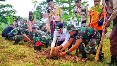 Hari Juang TNI AD, KODIM 0204/OKI Gelar Karya Bakti Penanaman Pohon Bersama