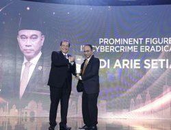 Menkominfo Raih Penghargaan CNBC Indonesia Awards 2023