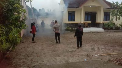 Cegah DBD Dinkes OKU Selatan Lakukan Fogging dan Tebar Abate