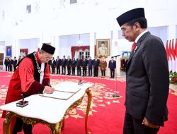 Sah! Presiden Jokowi Lantik Arsul Sani Jadi Hakim Mahkamah Konstitusi