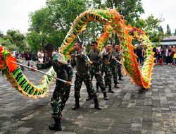 Di Candi Prambanan, Liong-Barongsai Yonarmed 11/GG/2/2 Kostrad Tampil Atraktif