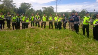 Patroli Jarak Jauh, Kapolres OKU Selatan Tanam Pohon dan Tabur Bansos