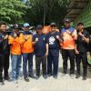 Pj Bupati Pamekasan Turun Langsung Bersihkan Sungai Bersama Warga dan Pejabat Pemerintah