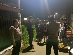 Lakukan Patroli Biru Kewilayahan, Kapolsek Tambelang berikan himbauan kepada Remaja yang berkumpul di Malam hari