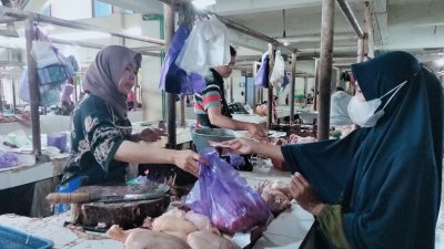 Ramadan Tiba, Harga Ayam Potong Terus ‘Meroket’ di Pasar Batang
