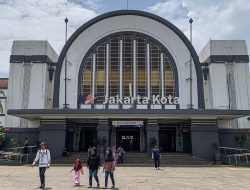 Libur Lebaran 2024, Penumpang di Stasiun Jakarta Kota Meningkat Signifikan