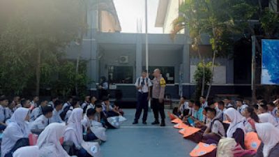 Polsek Cikarang Barat gelar Police Goes To School di SMAN 1 Cikarang Barat