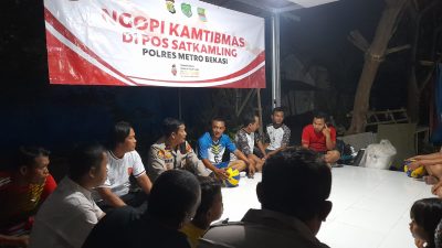 Sambangi Pos Satkamling, Kapolsek Babelan gelar Ngopi Kamtibmas bersama Masyarakat