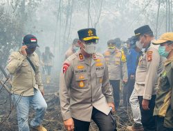 Cek Karhutla di Lempuing Jaya OKI, Kapolda Sumsel Pertebal Personel BKO dan Brimob ke Lapangan