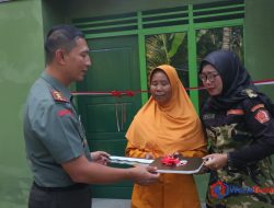 Isak Tangis Keluarga Penerima Rutilahu Saat di Resmikan Dandim 0625/Pangandaran