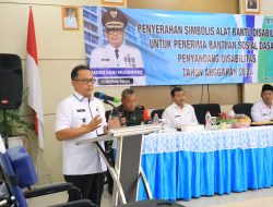 Peduli Disabilitas, Pemerintah Kota Bekasi Serahkan Bantuan Sosial Dasar