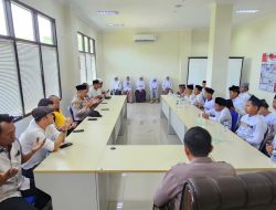 Polsek Cikarang Selatan berikan Santunan Anak Yatim Piatu dan Doa bersama untuk kelancaran Pilkada mendatang