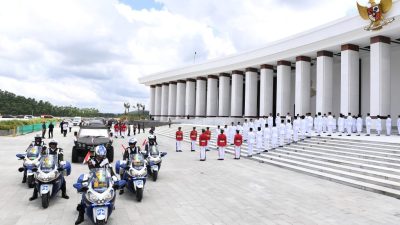 Khidmatnya Kirab Sang Merah Putih dari Istana Negara IKN ke Monas