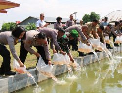 Implementasikan Asta Cita, Polresta Magelang Tebar Benih Ikan dan Tanam Jagung