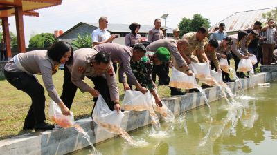 Implementasikan Asta Cita, Polresta Magelang Tebar Benih Ikan dan Tanam Jagung