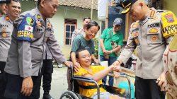 Kapolresta Magelang Beri Bantuan Kursi Roda Kepada Warga Disabilitas