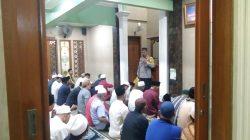 Laksanakan Tarawih Keliling, Bhabinkamtibmas Polsek Cikarang Barat sampaikan Himbauan Kamtibmas kepada Masyarakat